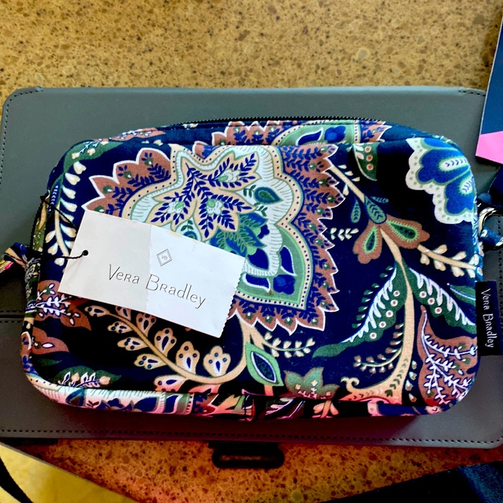 New with tags Vera Bradley clutch type cross Body bag.